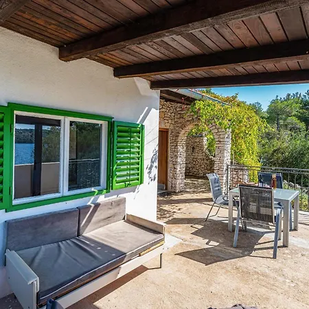 2 Bedroom Front In *
