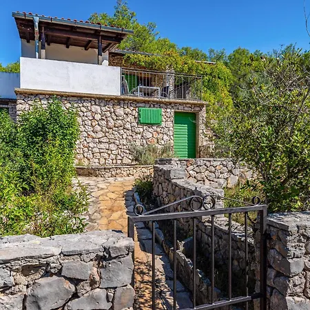 2 Bedroom Front In