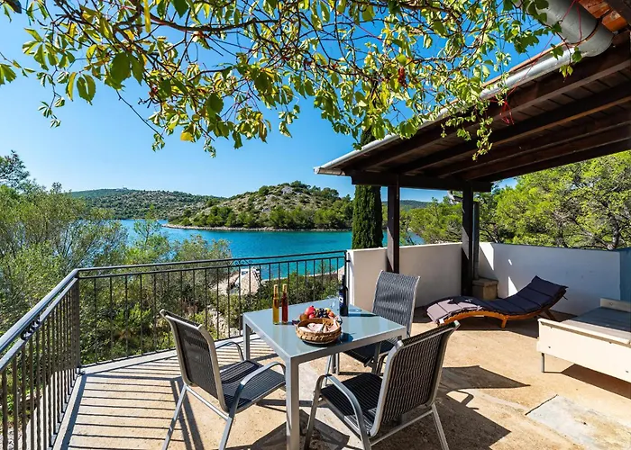 بيت للعطل 2 Bedroom Front In *