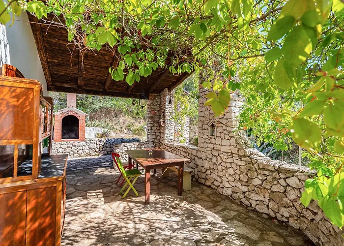 2 Bedroom Front In *