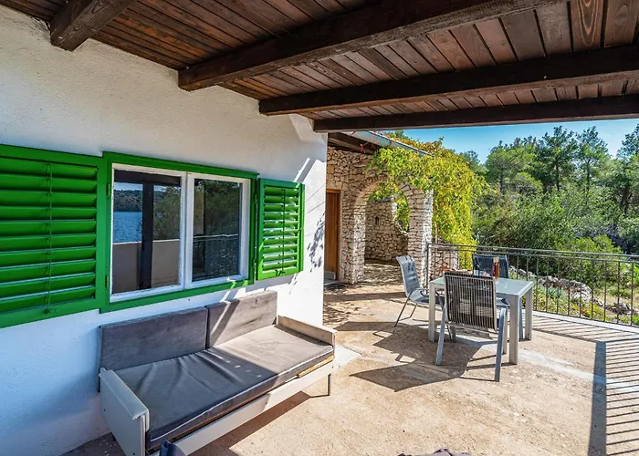 2 Bedroom Front In *